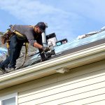 How a Roofing Contractor Handles Shingle Replacement