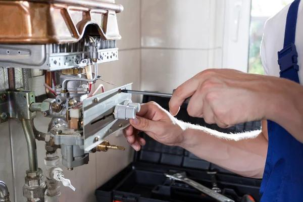 Plumbing Contractor Tips for a More Water-Efficient Home