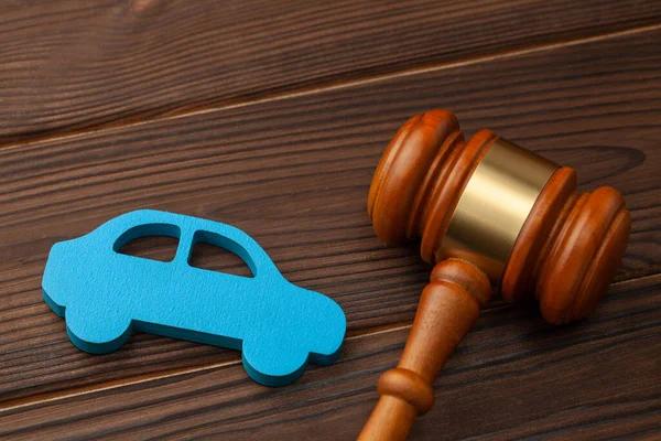 How Personal Injury Attorneys Investigate Multi-Vehicle Highway Accidents